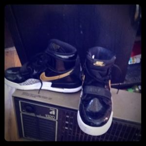 Sz 6.5 youth unisex JORDANS